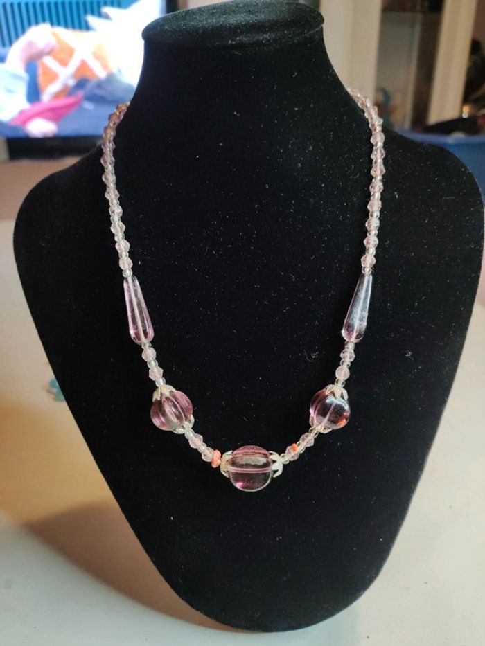 Collier perles violine