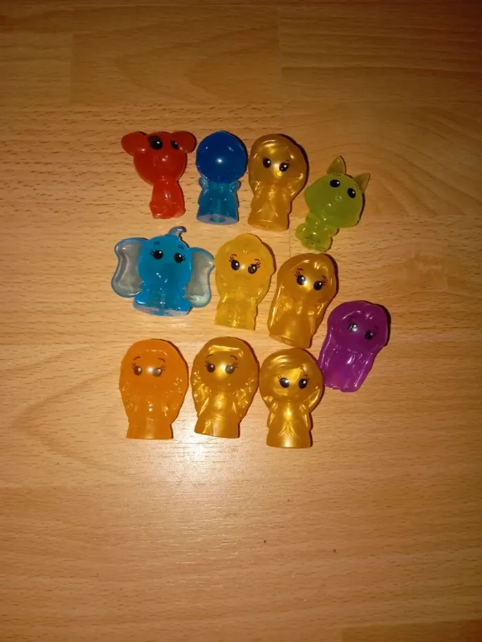 Figurines