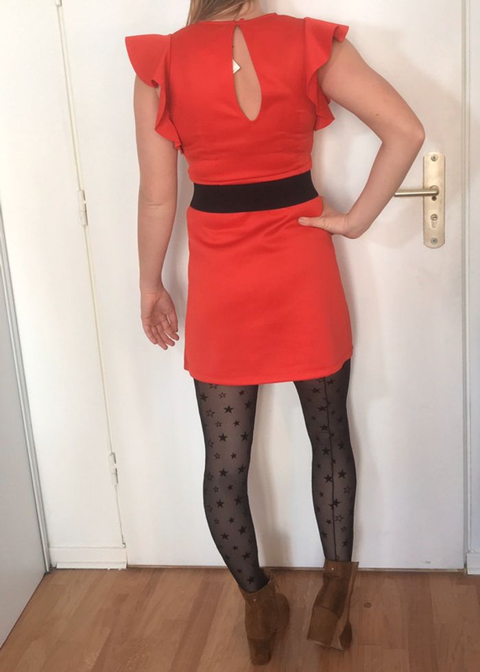 Robe rouge chic - photo numéro 2