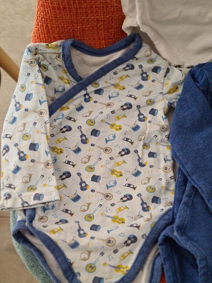 Lot de 3 bodies - photo numéro 3