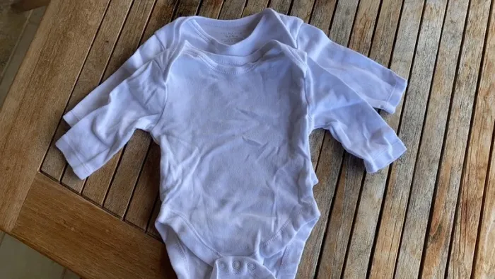 Lot de 2 bodys Primark manches longues - 1 mois