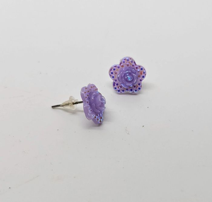 Paire de boucles d'oreilles. Neuve.