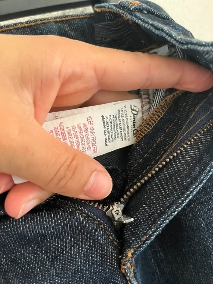 Short en jean 💫Taille 11-12 ans - photo numéro 4