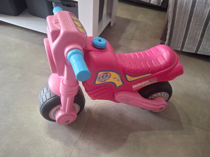 Moto enfant 1 à 3 ans en très bon état - photo numéro 3
