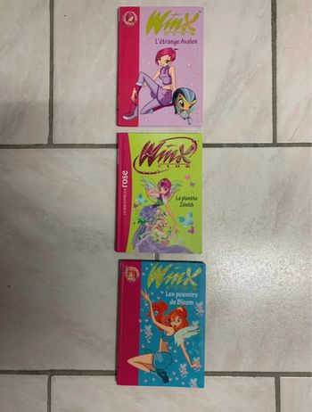 Lot 3 livres Winx + 1 offert