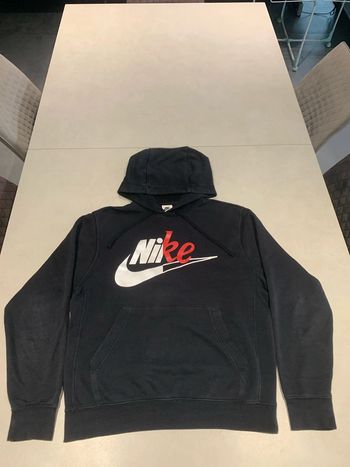 Sweat à capuche Nike taille S en parfait état