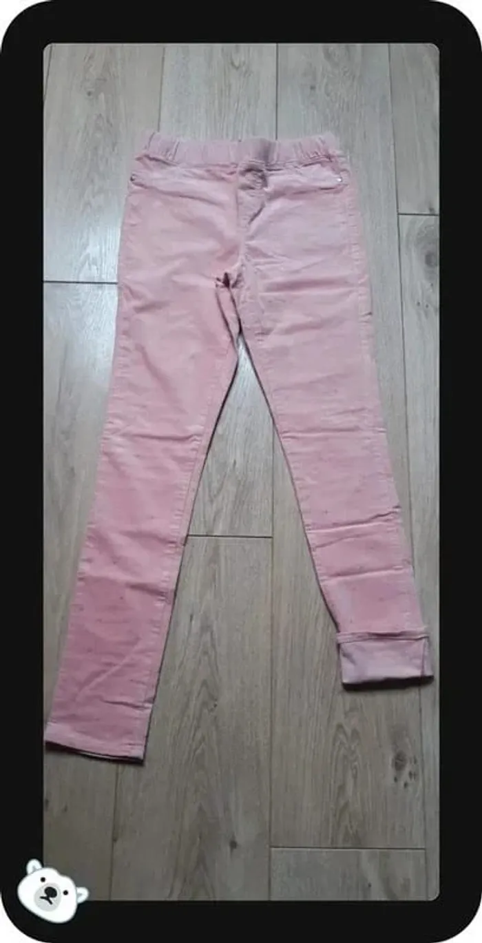 Pantalon tregging okaidi rose clair à motif en velours neuf avec étiquette