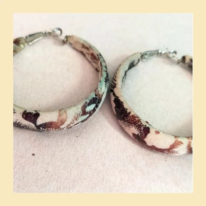 Créoles vintage en tissu imprimé - photo numéro 3