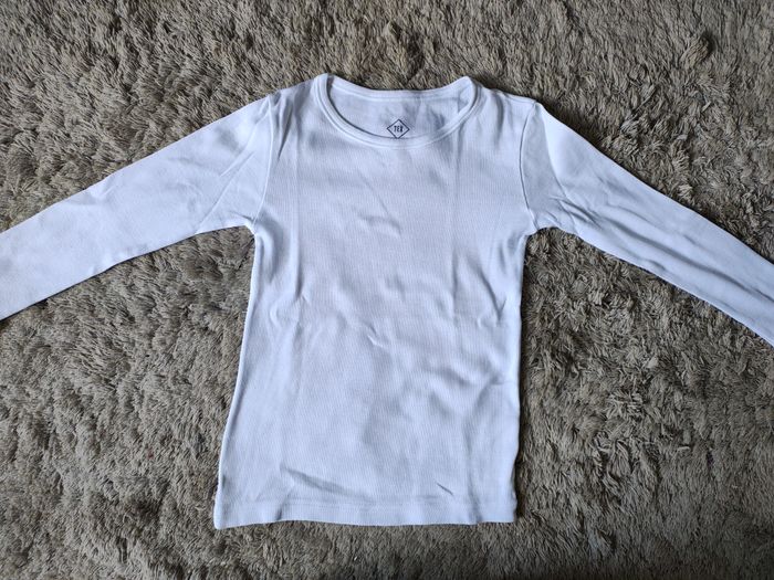 Tee-shirt longues manches taille 5-6 ans