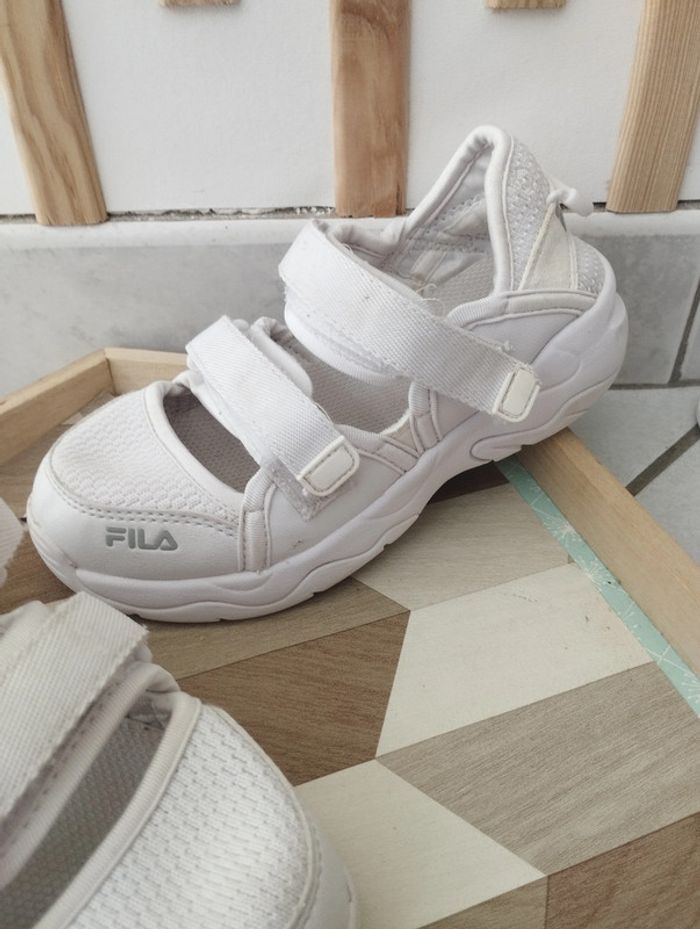 Baskets fila été blanches 30/31 - photo numéro 6