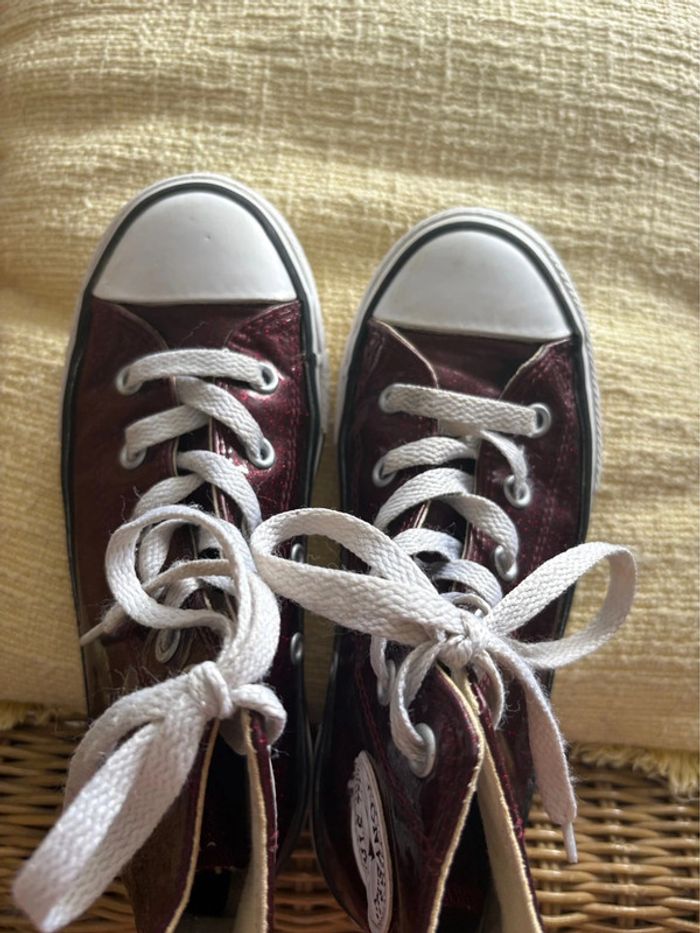 Converse montante - bordeaux à paillettes - pointure 31 - en très bon état - photo numéro 4