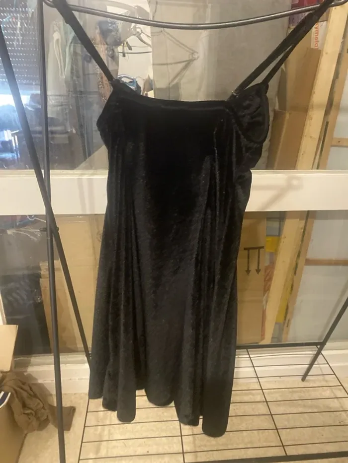 Robe en daim noire - photo numéro 10