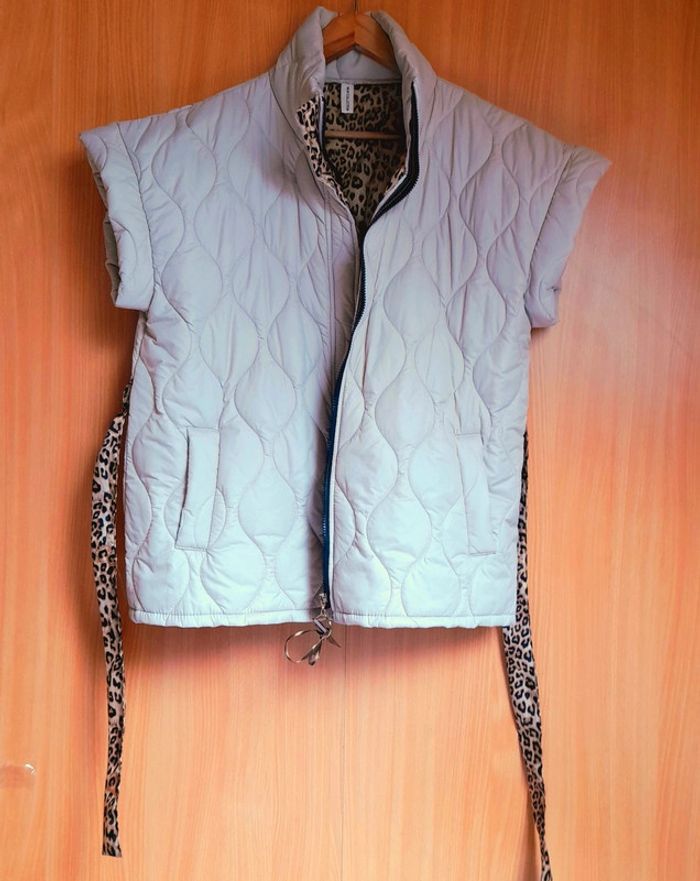 Gilet blanc gris double face matelassé sans manches convient aux taille 42 et 44 - photo numéro 2