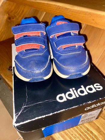 Basket adidas à scratch