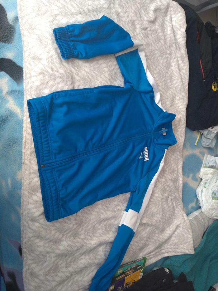 Veste puma 9-10 ans petit défaut cf photo