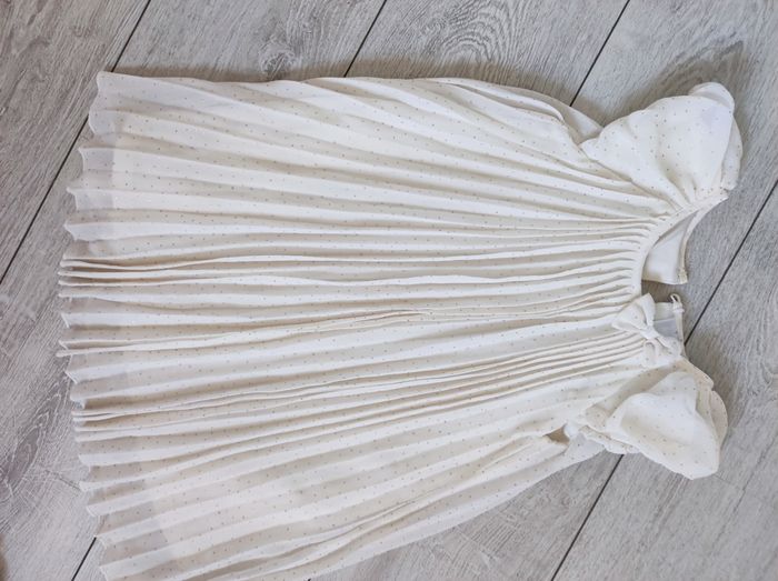 Robe crème dorée