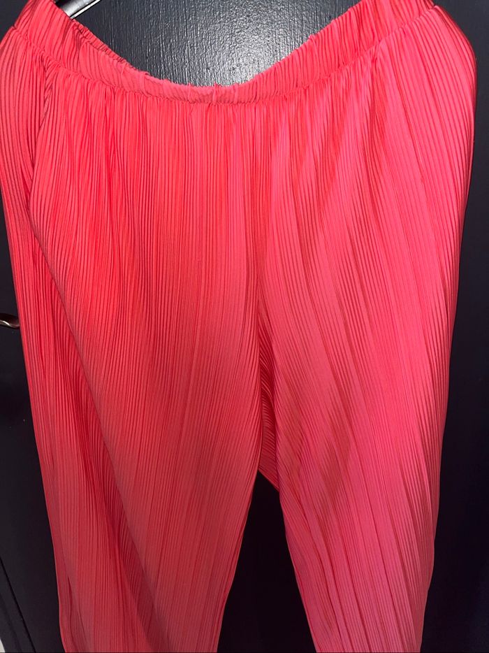 Tres beau pantalon ample - photo numéro 2