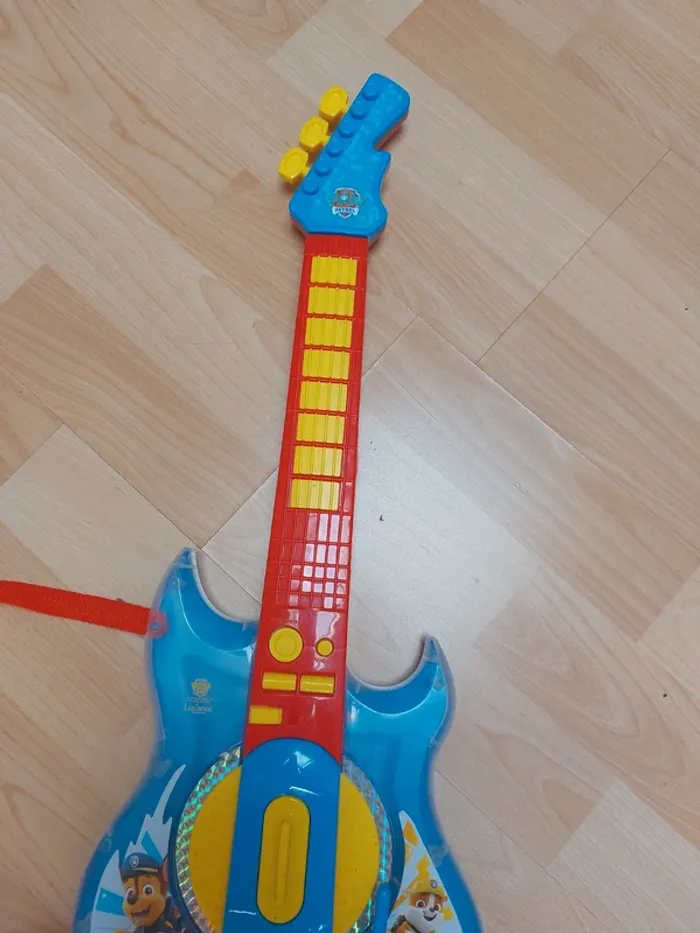 Jouet guitare - photo numéro 3