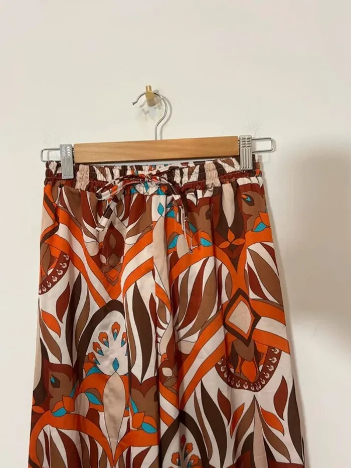 Pantalon motifs orange - photo numéro 3