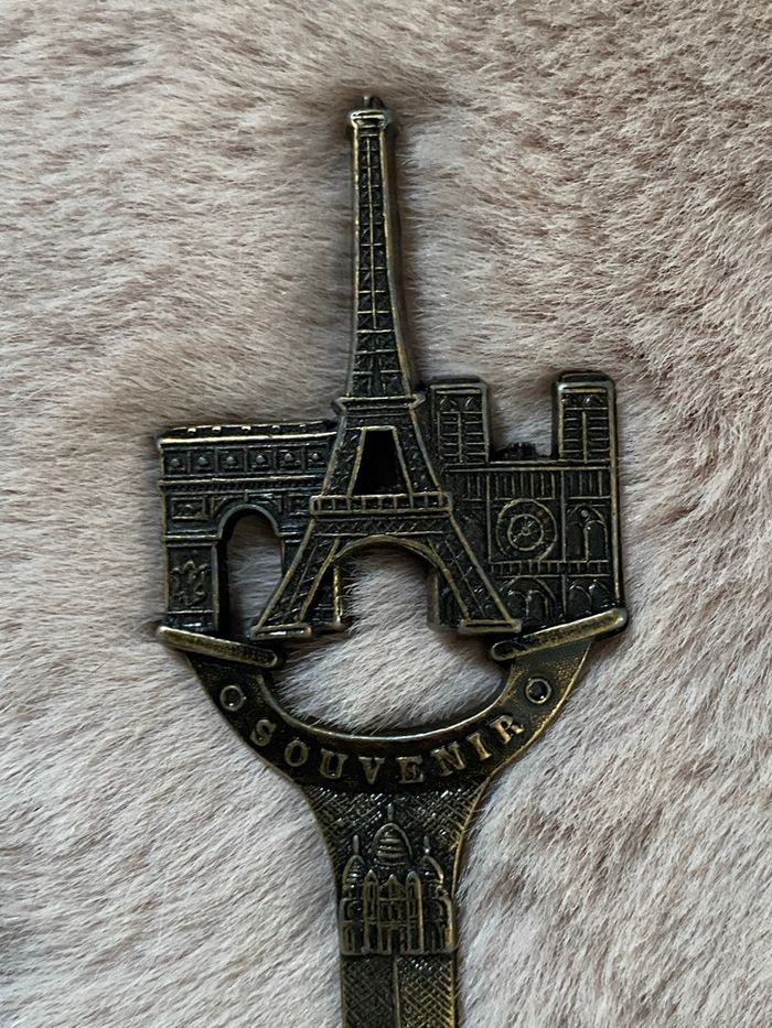 Coupe papier Tour Eiffel vintage - photo numéro 4