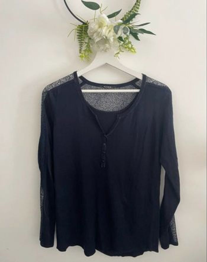 🌸jolie t-shirt Pull bleu marine avec dentelle Kookai taille 38🌸