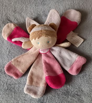 Doudou et compagnie poupée fille - Pétales
