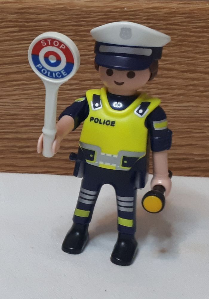 Playmobil policiers et voleur - photo numéro 3