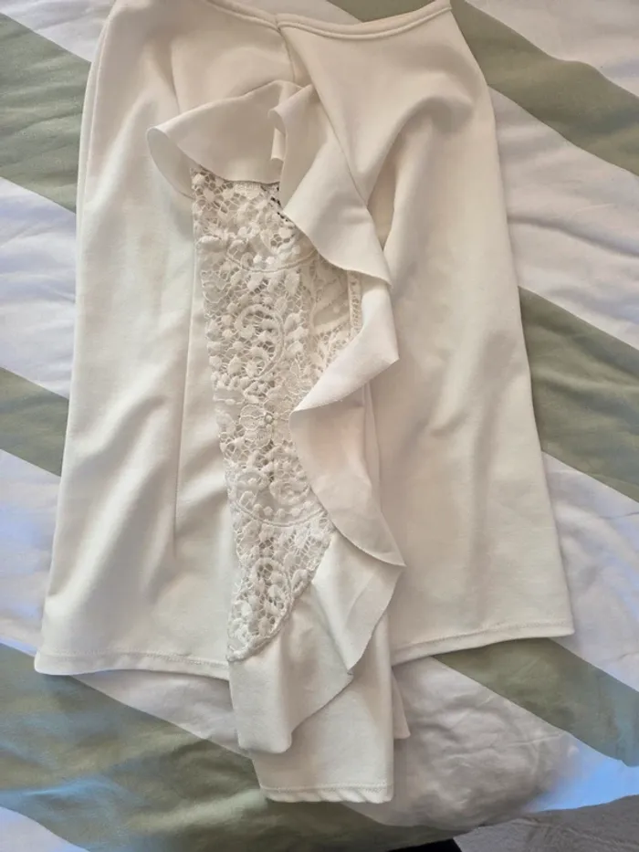 Blouse blanche avec dentelle - photo numéro 4
