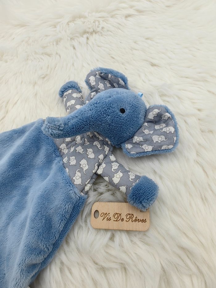 Doudou plat Éléphant bleu Indigo Elly Soother Jellycat - photo numéro 2