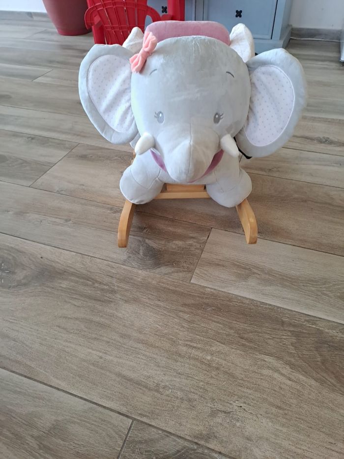 Éléphant à bascule - photo numéro 2