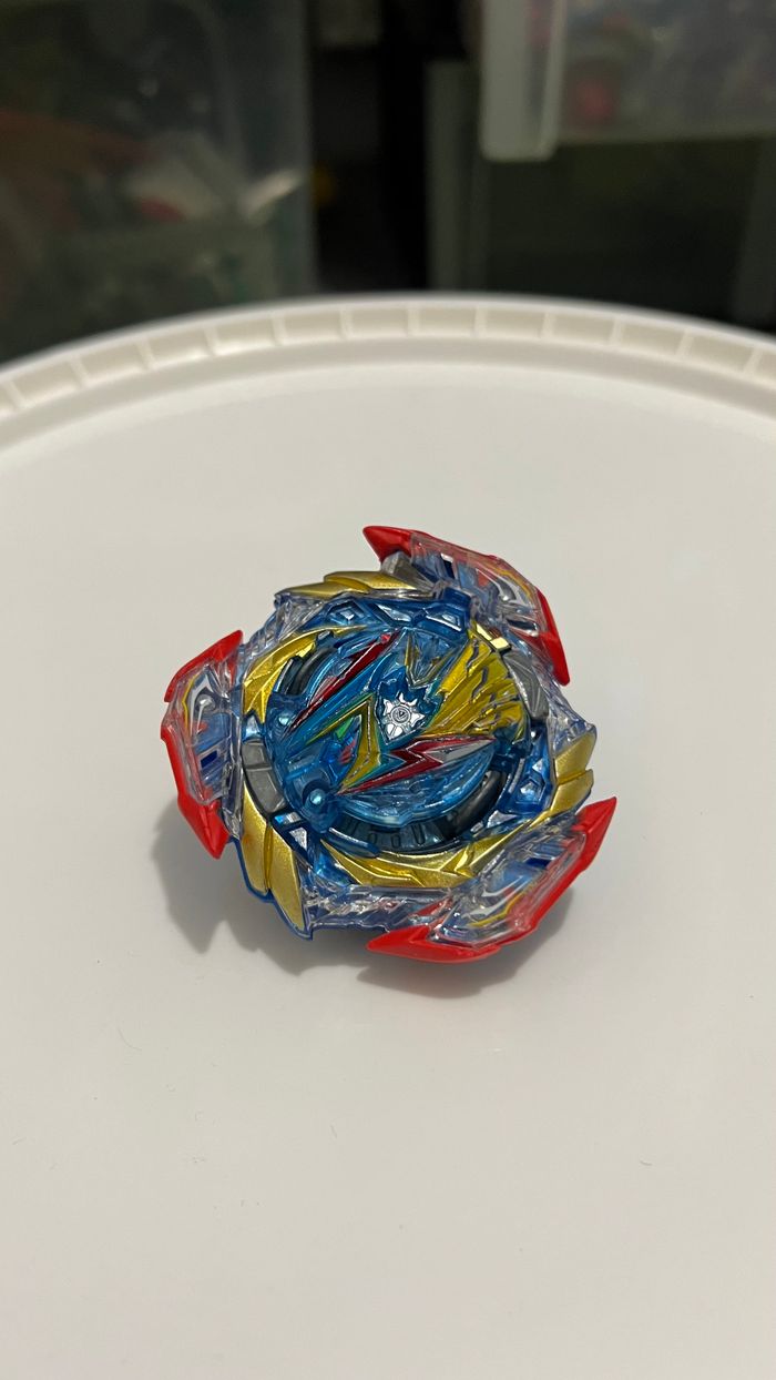 Beyblade Burst Lot complet - photo numéro 5
