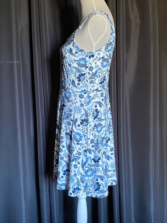 Robe patineuse à fleurs - photo numéro 3