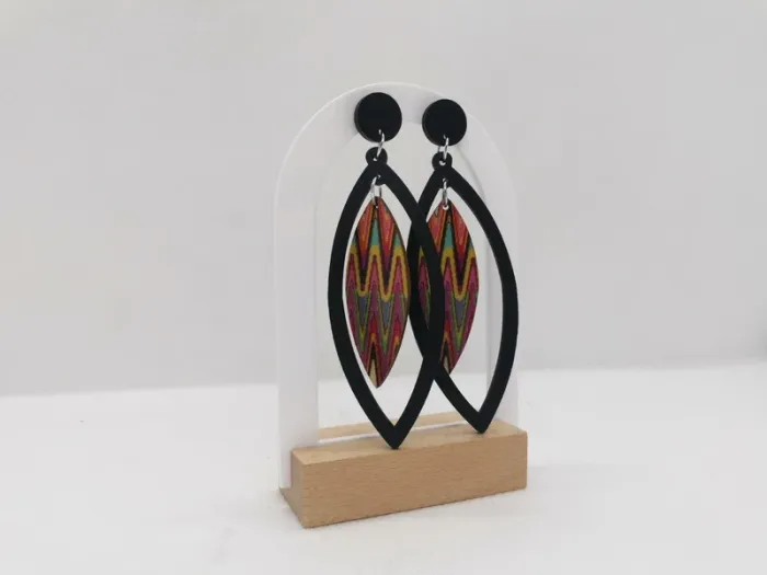Paire de boucles d'oreille ovales motifs aztèques - photo numéro 2
