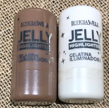 lot 2 Highlighter - Leticia Well