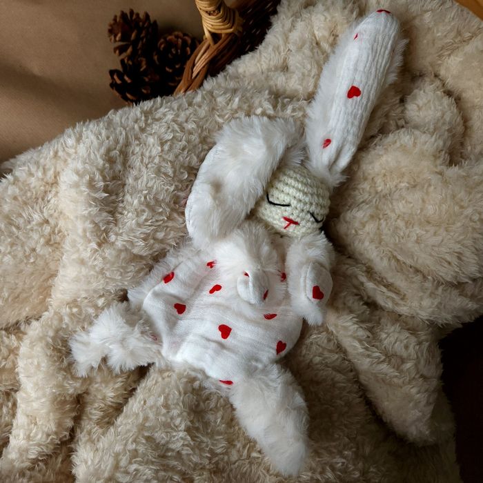 Gabin le Lapin doudou en crochet plat