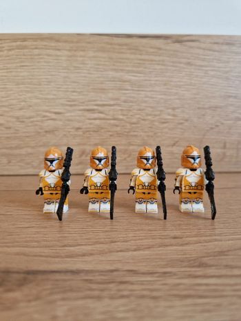 Figurines type lego 4 Clones bomb squad troopers de la 212ème star wars