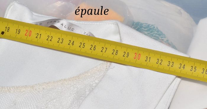 robe élégante blanche crème uni doublée col V dentelle et transparence taille M - photo numéro 4