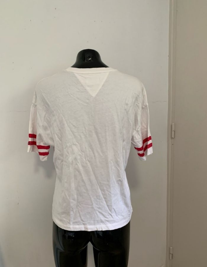 T-shirt tommy jean en très bonne état taille xs - photo numéro 2