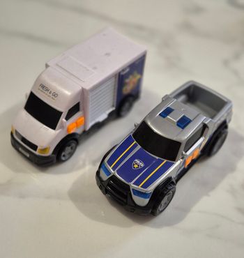 Lot 2 véhicules de secours suv police et ambulance son et lumiere