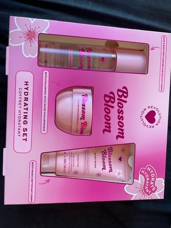 I Heart Revolution Blossom Bloom Bath & Body Gift Set