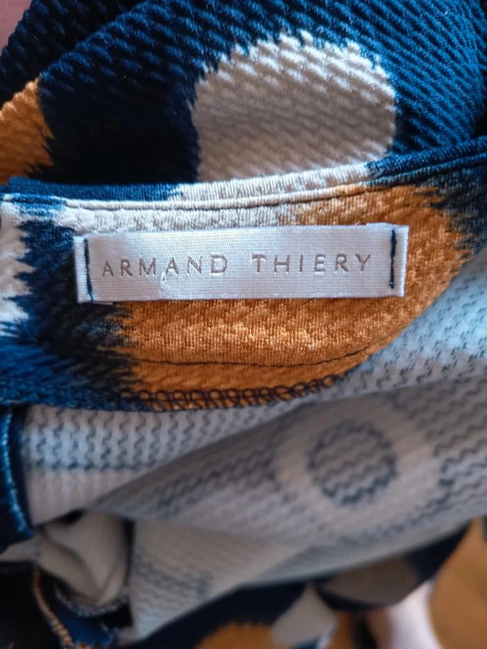 Robe manches courtes. Marque Armand Thiery. (A24) - photo numéro 4