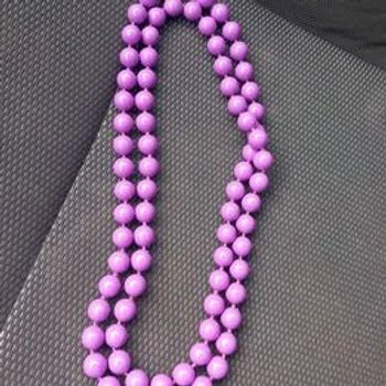 Sautoir avec perles violettes