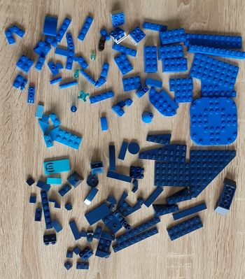 Lego bleu