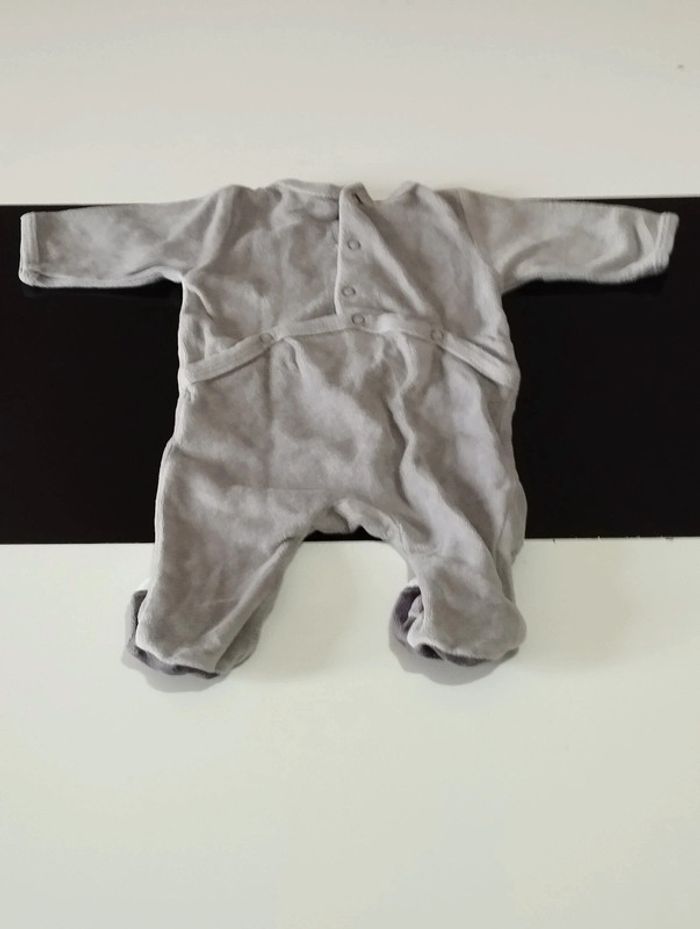 Pyjama 1 mois - photo numéro 2