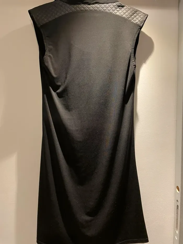 Jolie robe noir fluide taille 38/40 - photo numéro 8