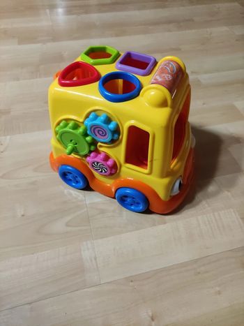 Bus bébé multiactivité