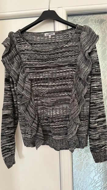 Pull original avec volants