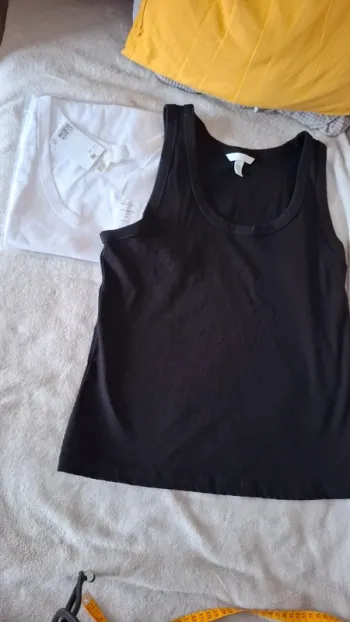 Lot 2 débardeurs H&M