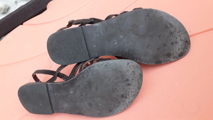 Sandales entre doigts et brides marrons,  tout cuir - photo numéro 6