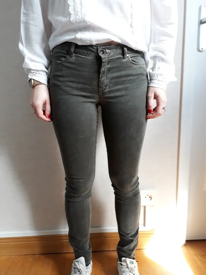 Jeans slim kaki Zara